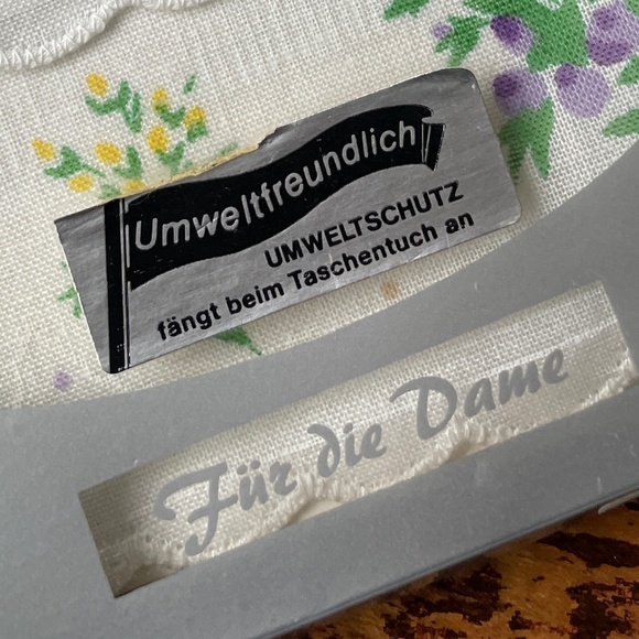 vintage handkerchiefs - Picture 4 of 6